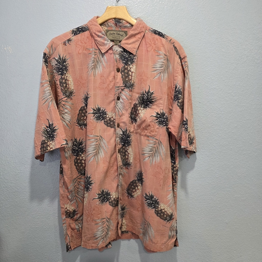 Palm Island Mens XL Peach Hawaiian Short Sleeve Pineapple Palm Shirt.